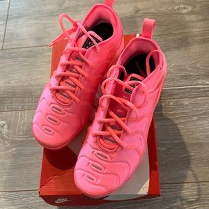 Nike Women’s Air Vapormax Plus NWB Size 9